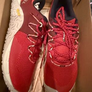 Merrell Men's trail glove 7 lava Shoe men - size 9.5 new